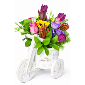 ARANJAMENT FLORAL IN SUPORT DIN LEMN